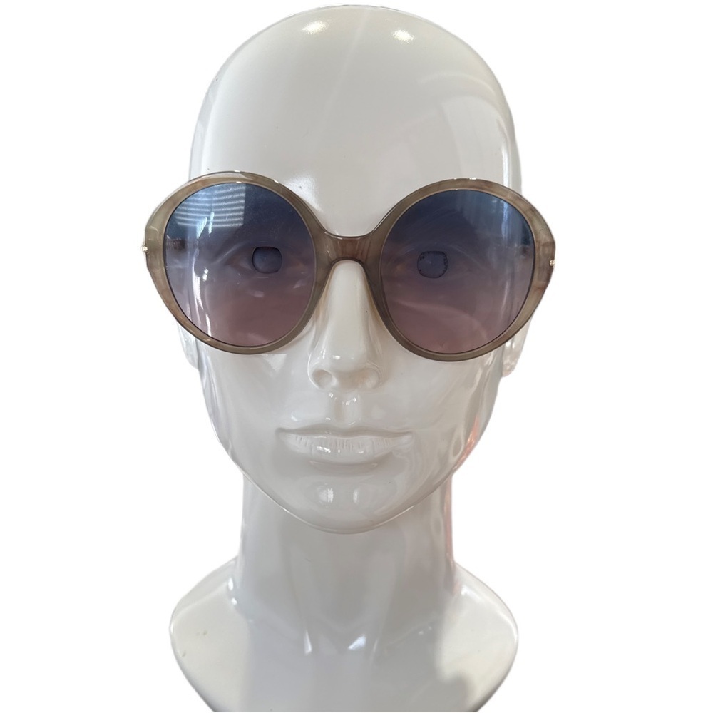 ROUND FRAME OVERSIZED SUNGLASSES WITH GOLD ON ARMS OF GLASSES
0112